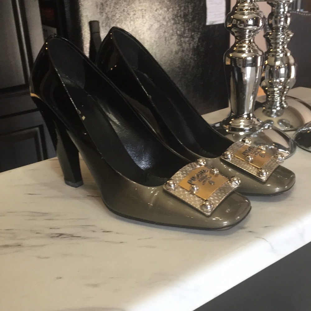 Prada pumps - Picture 8 of 11